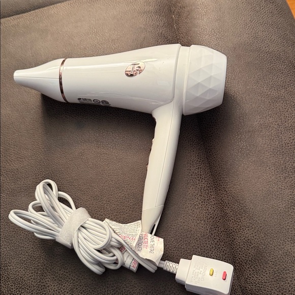 T3 73835 Featherweight 2 Professional Salon Hair Dryer - White & Rose Gold - Picture 2 of 5